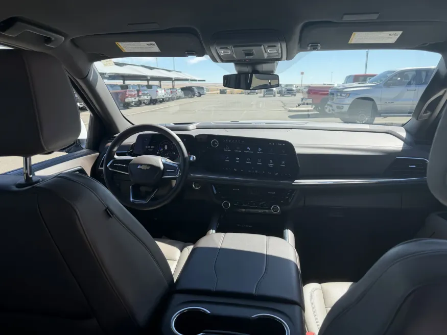 2025 Chevrolet Suburban LT | Photo 11 of 24