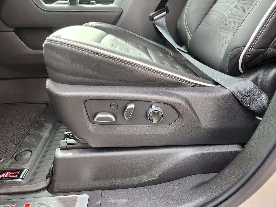 2026 GMC Sierra 1500 AT4X | Photo 9 of 30