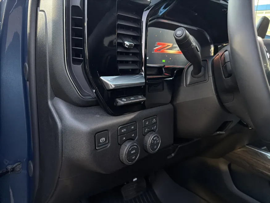 2026 Chevrolet Silverado 2500HD LTZ | Photo 13 of 20