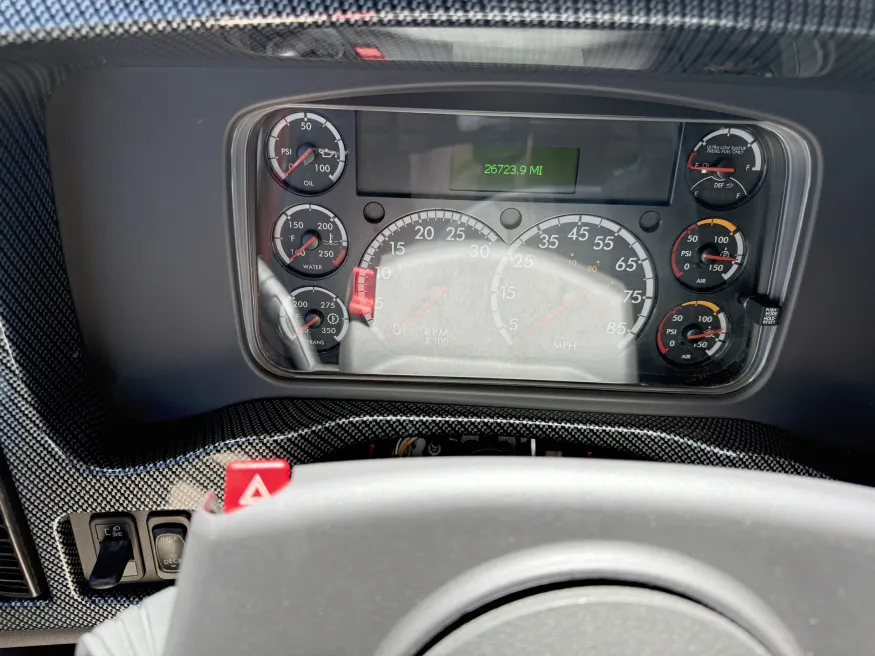 2023 Freightliner M2 106 Summit Hauler | Photo 7 of 24