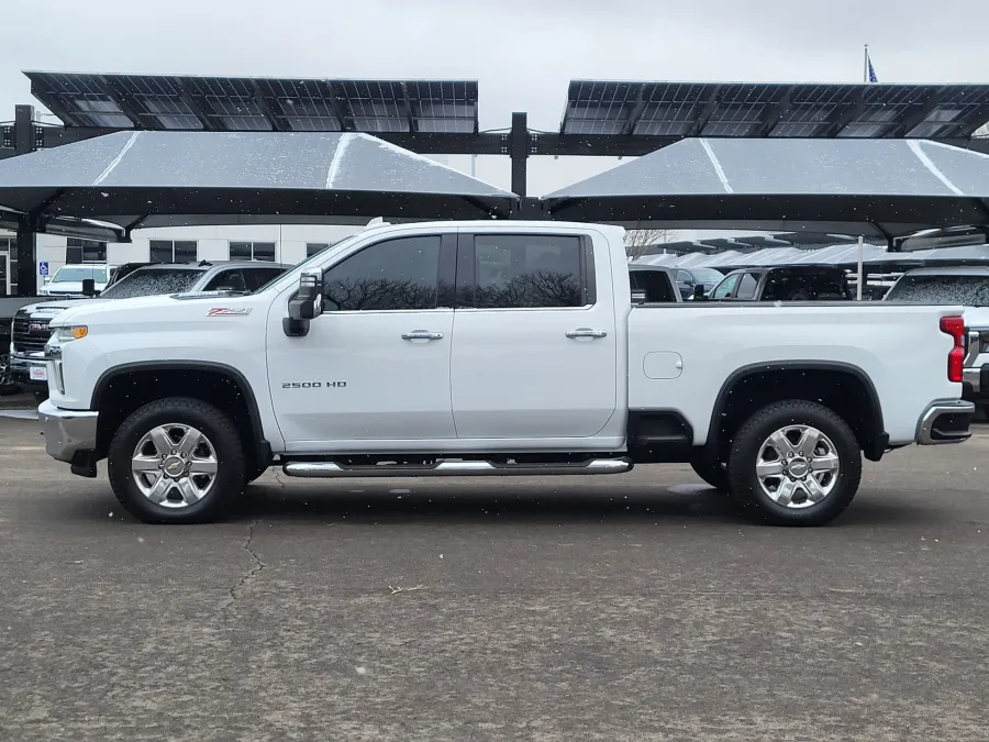 2022 Chevrolet Silverado 2500HD LTZ | Photo 9 of 36