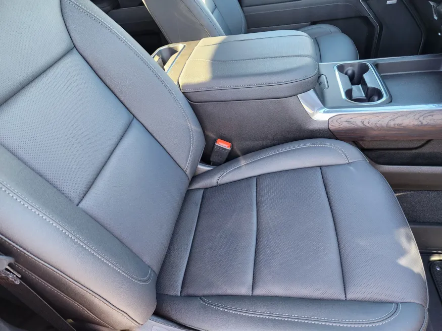 2026 GMC Sierra 2500HD SLT | Photo 9 of 20