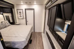 2026 Newmar Canyon Star 3947 | Thumbnail Photo 24 of 27