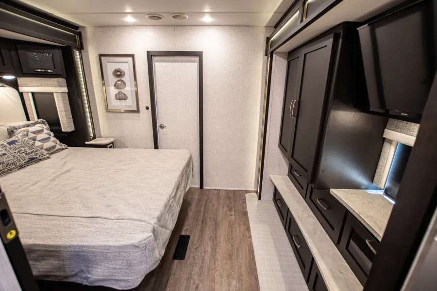 2026 Newmar Canyon Star 3947 | Photo 24 of 27