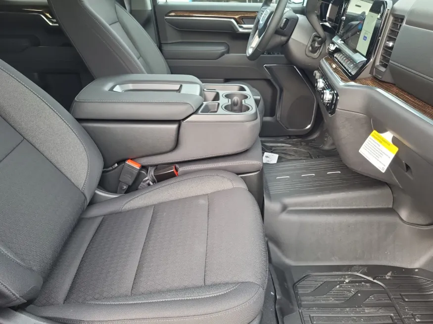 2026 GMC Sierra 1500 Elevation | Photo 9 of 23