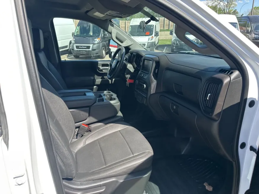 2023 Chevrolet Silverado 3500HD Work Truck | Photo 11 of 15