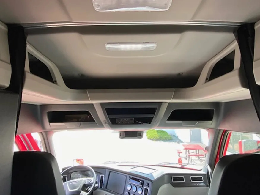 2025 Freightliner Cascadia 126 | Photo 7 of 13