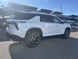 2026 Chevrolet Traverse AWD High Country | Thumbnail Photo 4 of 24