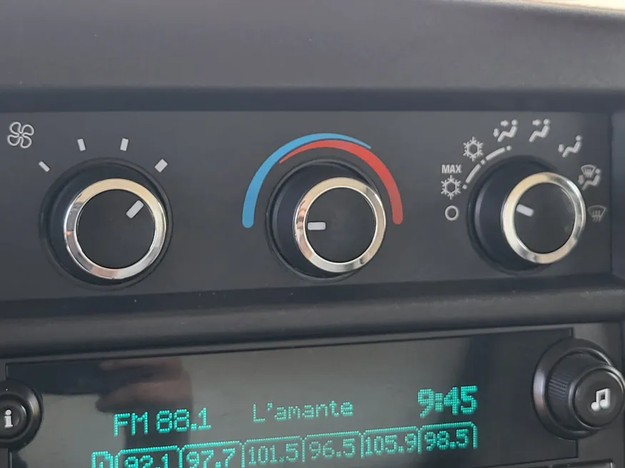 2018 GMC Savana Commercial Cutaway CUTWAY | Photo 16 of 20