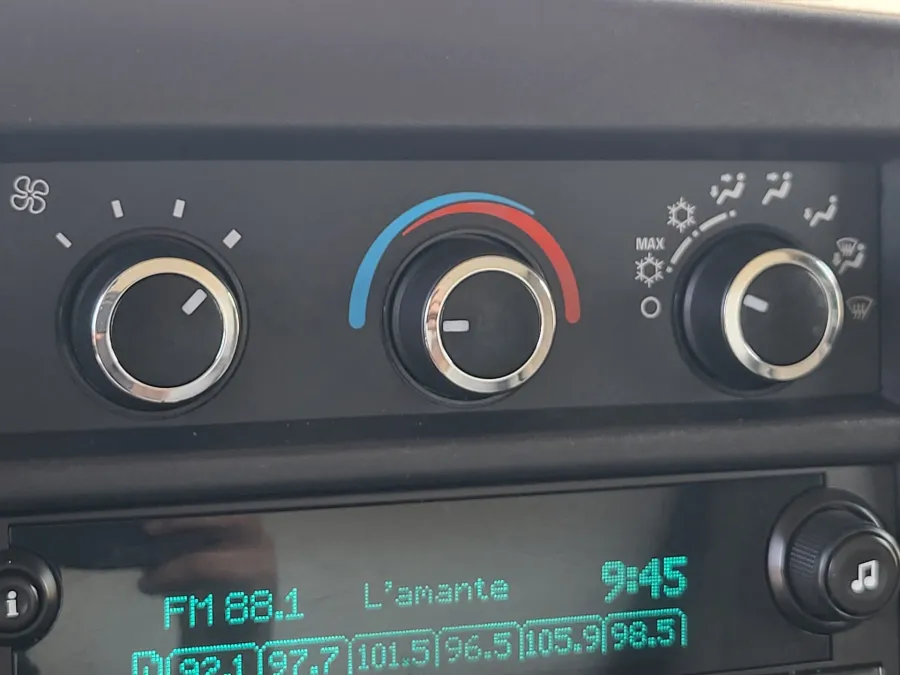2018 GMC Savana Commercial Cutaway CUTWAY | Photo 16 of 20