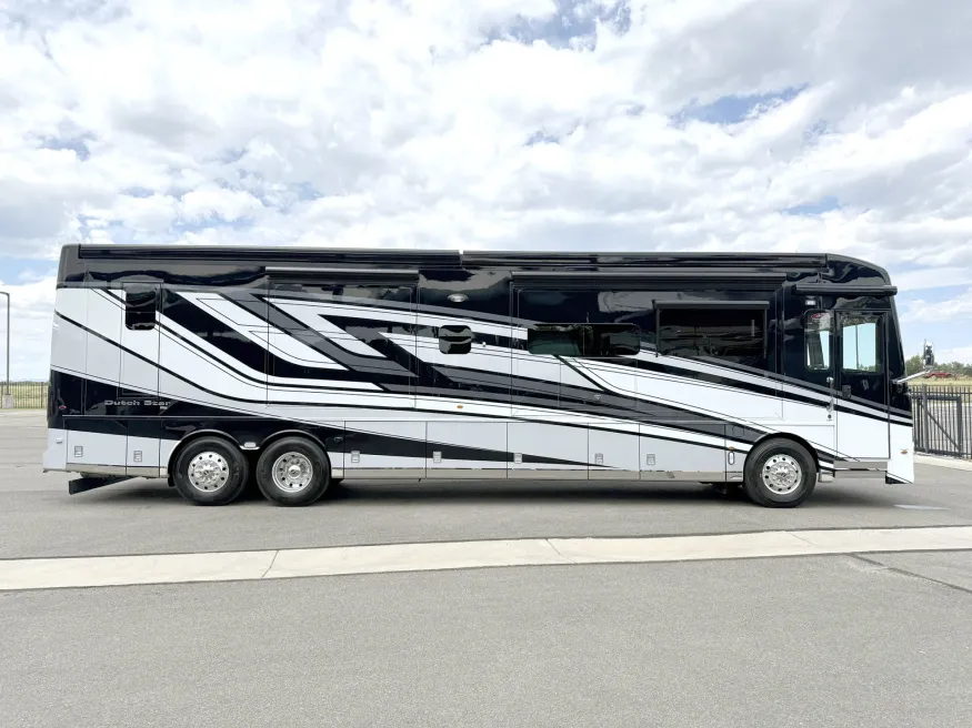 2026 Newmar Dutch Star 4369 | Photo 3 of 34