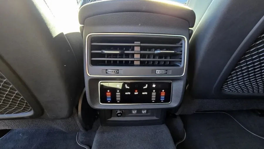 2019 Audi Q8 | Photo 28 of 29