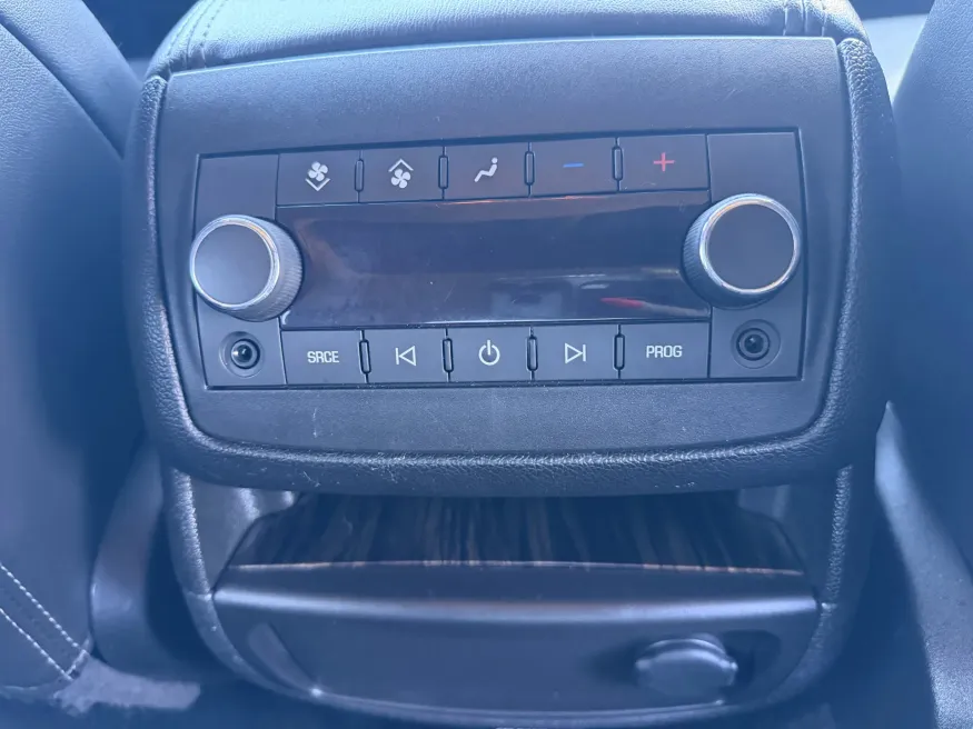 2016 GMC Acadia Denali | Photo 12 of 21