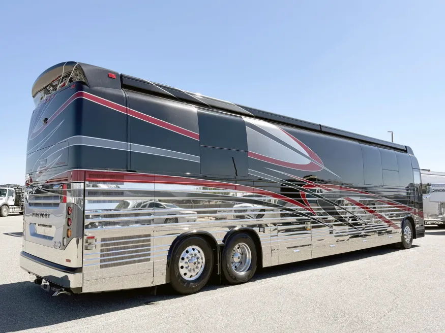 2017 Emerald Prevost X3-45 Double Slide | Photo 23 of 34