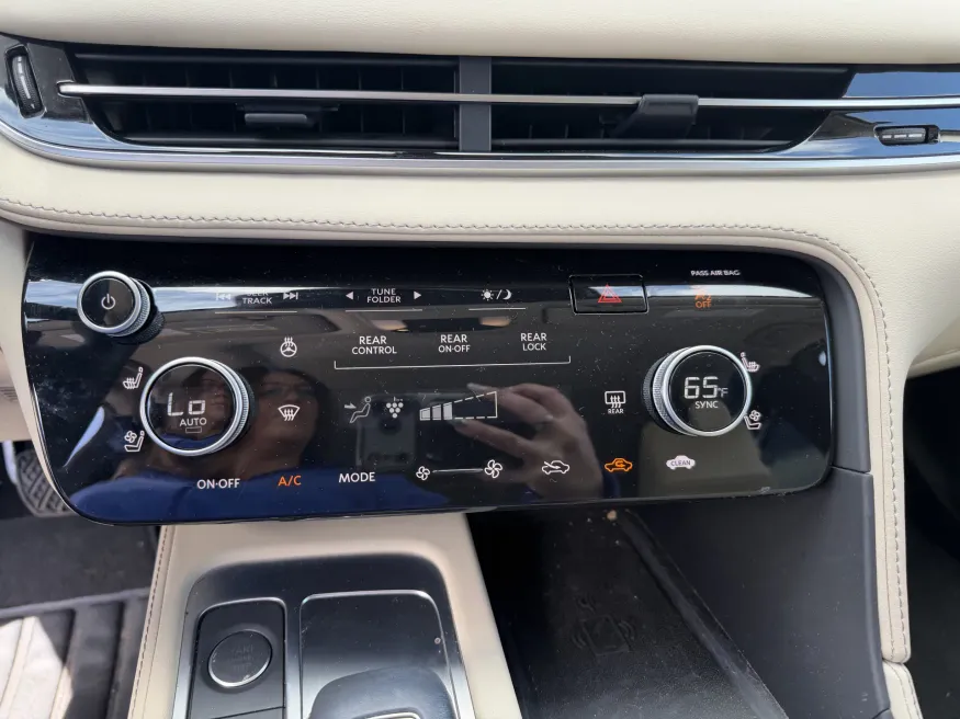 2025 Infiniti QX60 Sensory | Photo 22 of 25