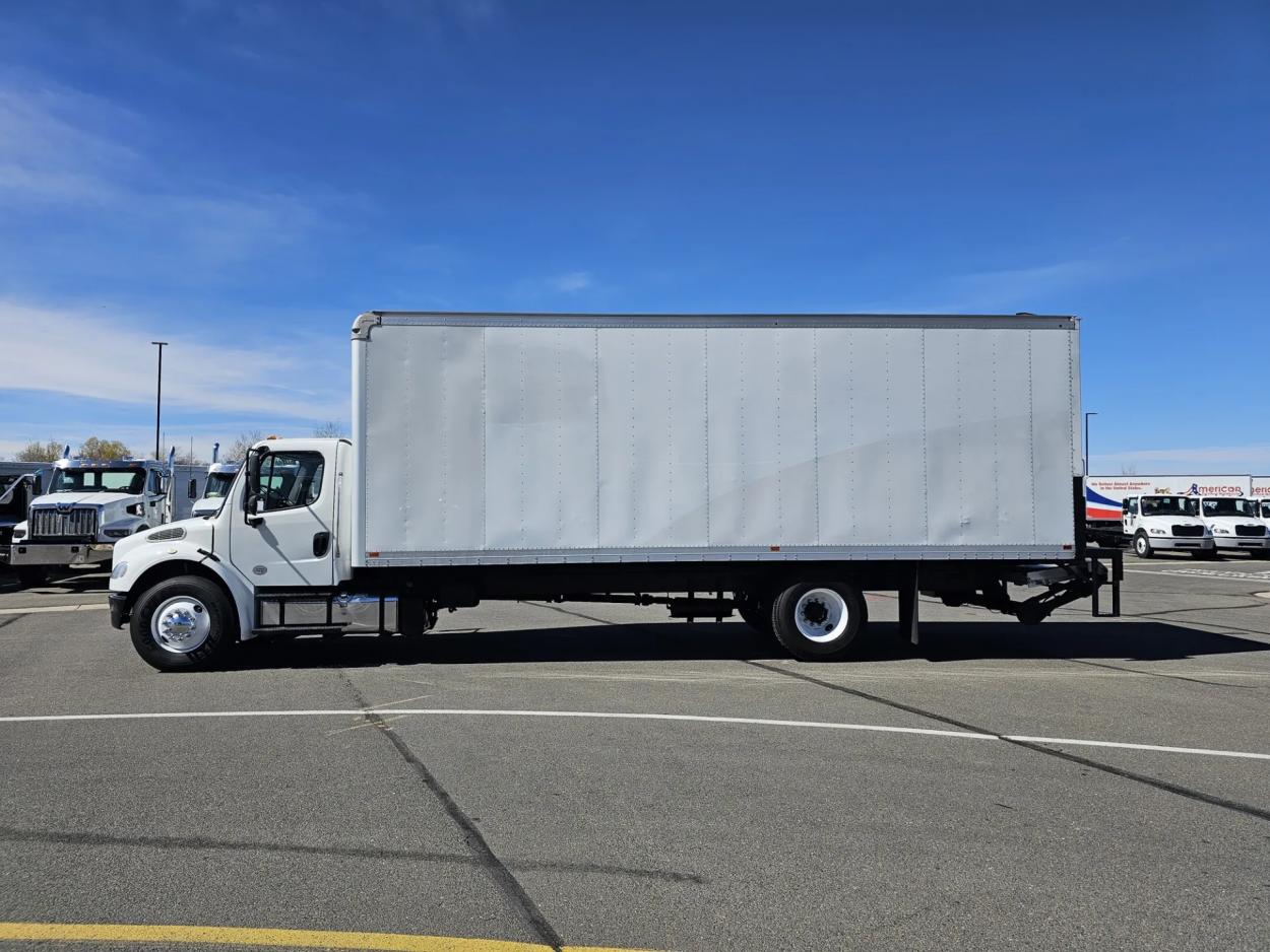 2019 Freightliner M2 106 | Photo 4 of 19