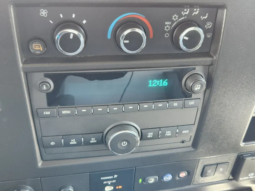 2022 GMC Savana Commercial Cutaway CUTWAY | Photo 15 of 20