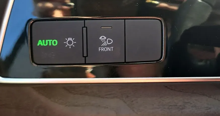 2019 Audi Q8 | Photo 12 of 29