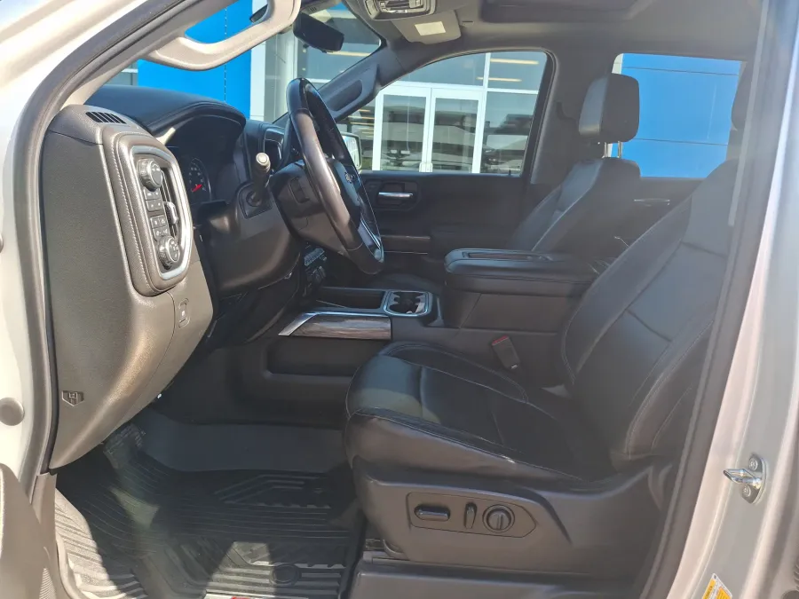 2020 Chevrolet Silverado 1500 LTZ | Photo 13 of 23