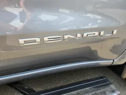 2026 GMC Sierra 1500 Denali | Thumbnail Photo 19 of 31