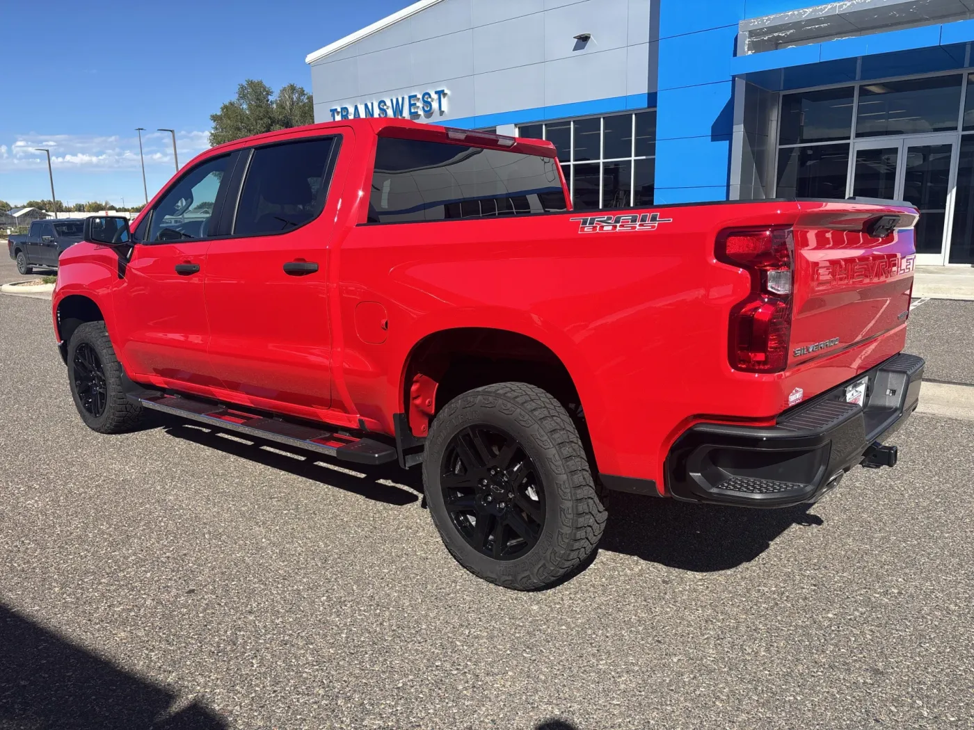 2024 Chevrolet Silverado 1500 Custom Trail Boss | Photo 2 of 17