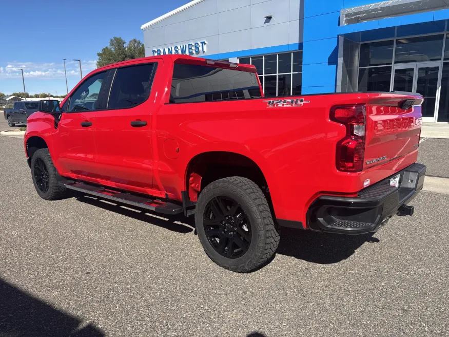 2024 Chevrolet Silverado 1500 Custom Trail Boss | Photo 2 of 17