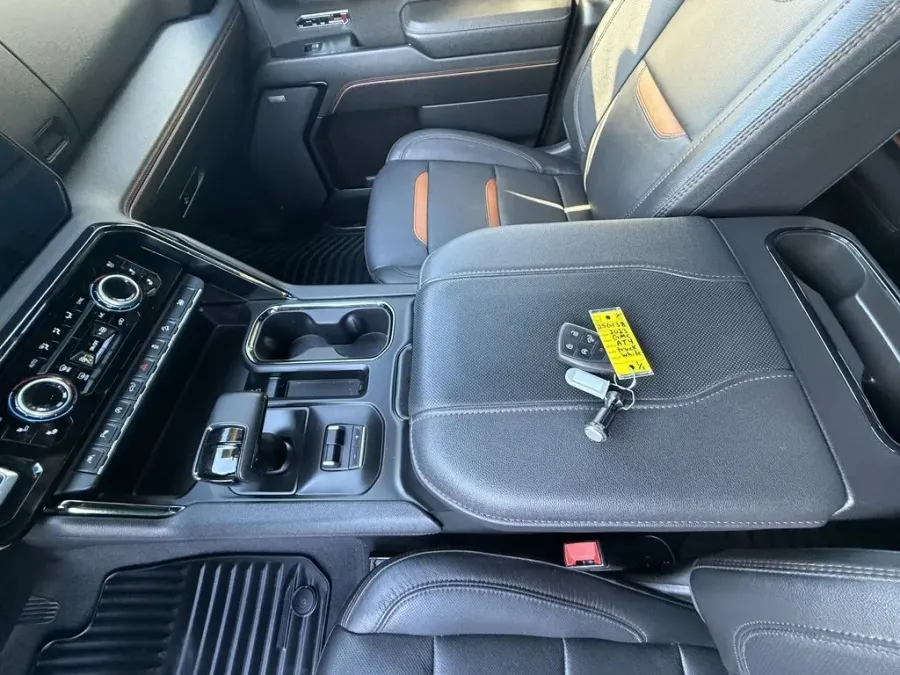 2023 GMC Sierra 1500 | Photo 20 of 29