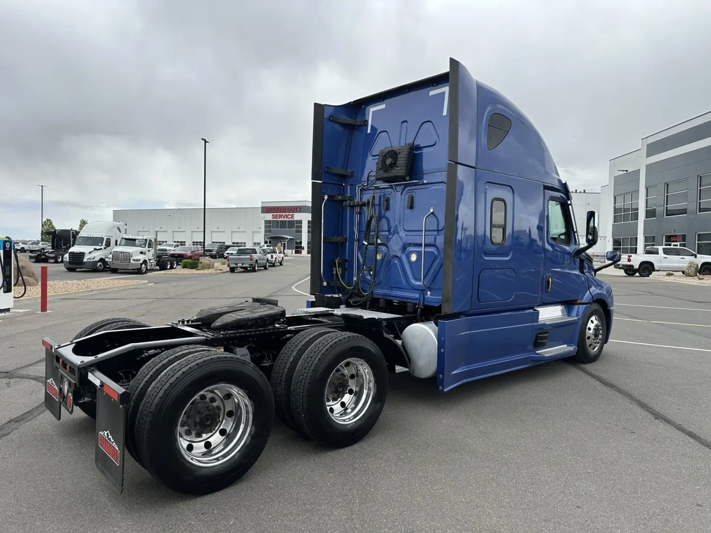 2023 Freightliner Cascadia | Photo 5 of 24