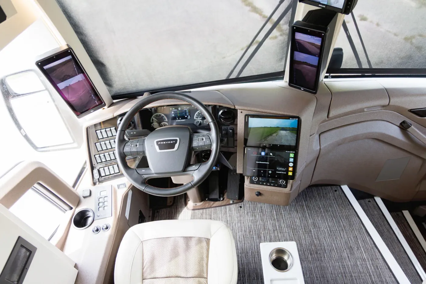 2027 Emerald Luxury Coaches Prevost H3-45 Quad Slide | Photo 5 of 33