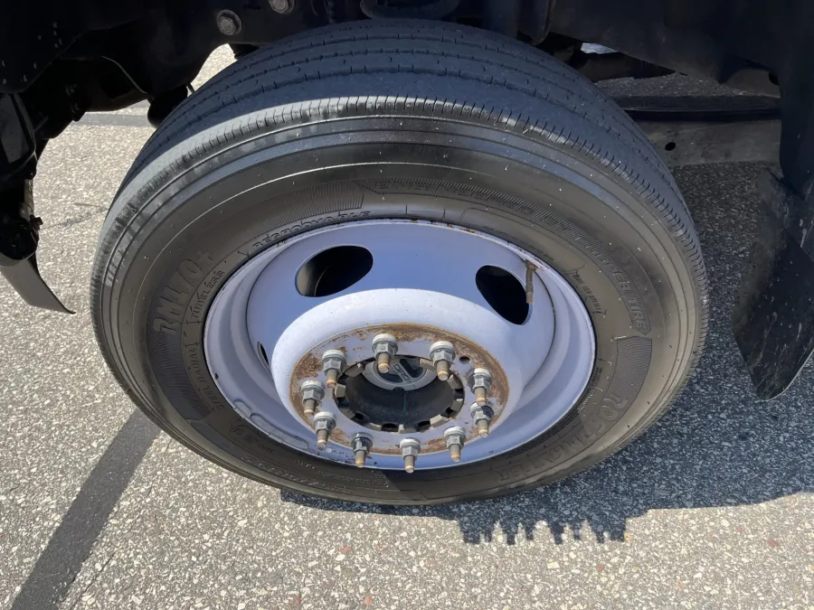 2018 Ford F-550 | Photo 17 of 20