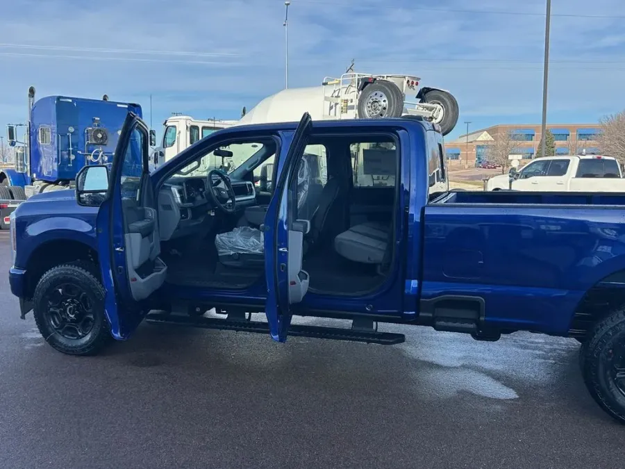 2026 Ford Super Duty F-250 XL | Photo 8 of 13