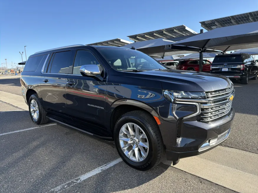 2024 Chevrolet Suburban Premier | Photo 6 of 23