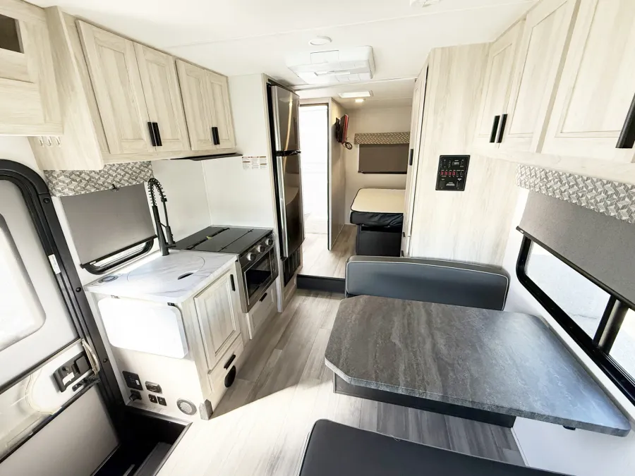 2023 Forest River Forester 2251LE | Photo 11 of 16