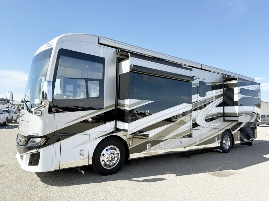 2022 Newmar New Aire 3543 | Photo 22 of 31