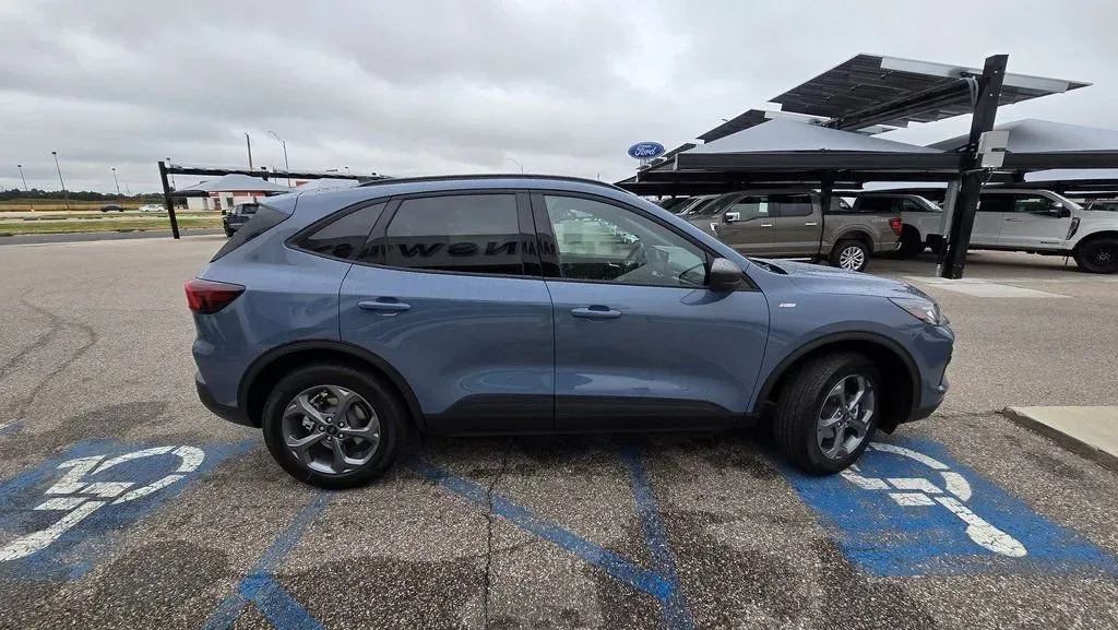 2026 Ford Escape | Photo 4 of 30