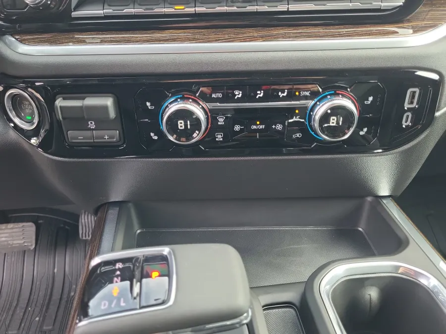 2026 GMC Sierra 1500 Elevation | Photo 16 of 23