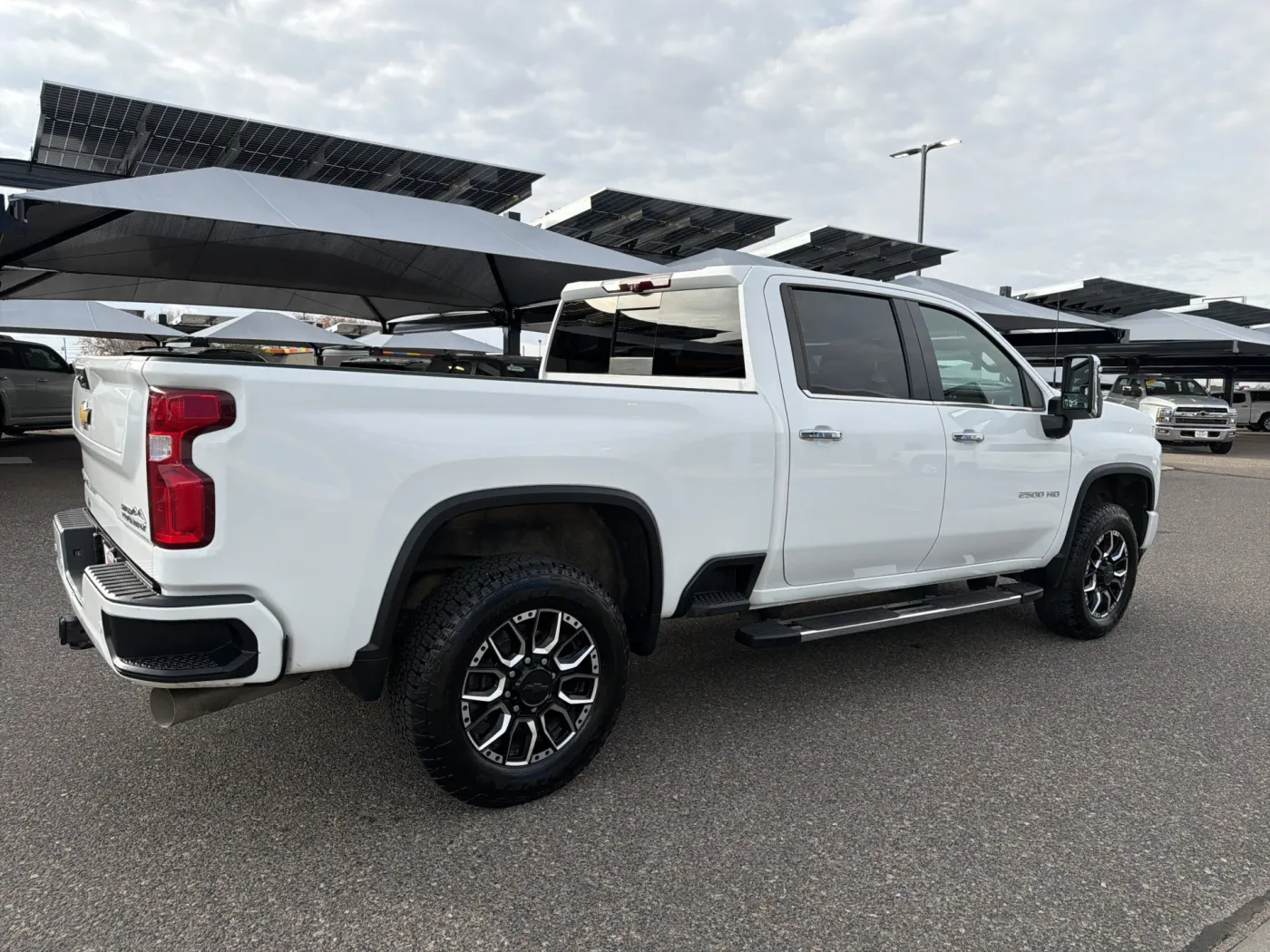 2022 Chevrolet Silverado 2500HD High Country | Photo 5 of 22