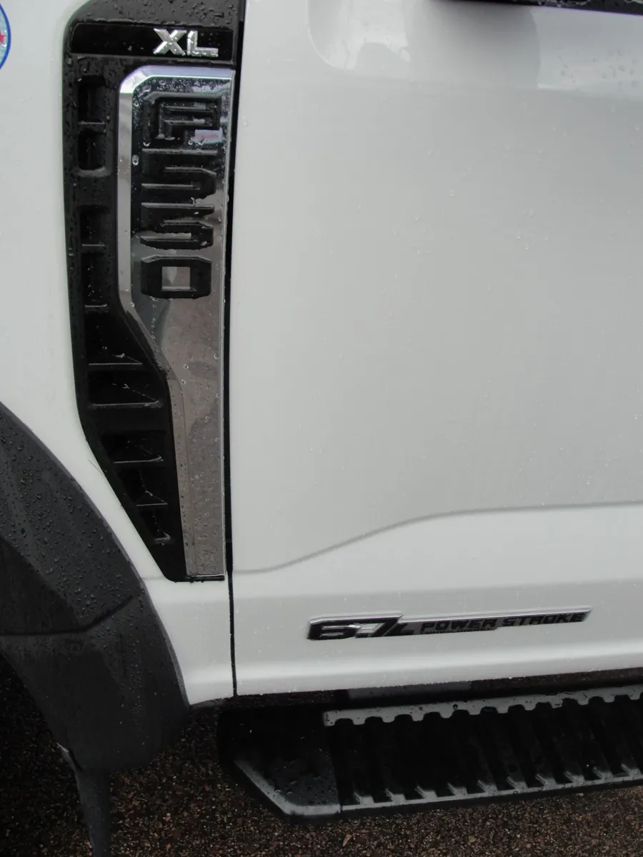 2026 Ford F550 | Photo 10 of 12