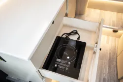 2026 Pleasure-way Plateau XLTW | Thumbnail Photo 17 of 24