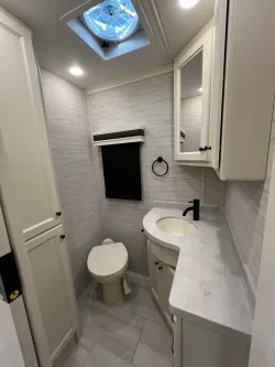 2026 Tiffin Allegro Bay 38BB | Thumbnail Photo 17 of 37