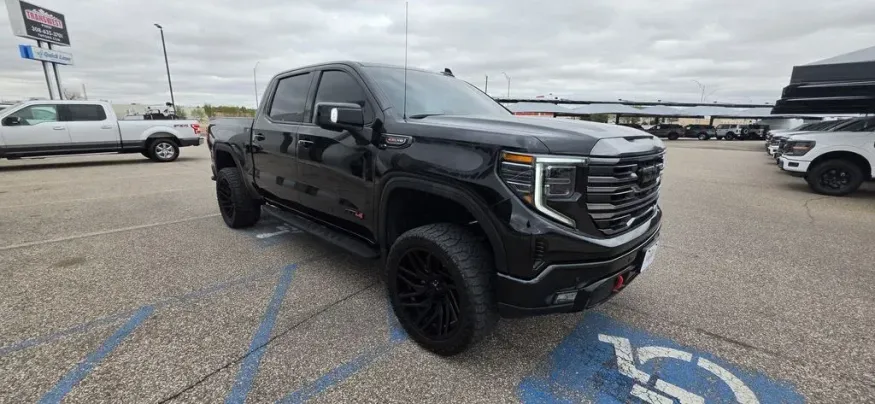 2024 GMC Sierra 1500 | Photo 4 of 32