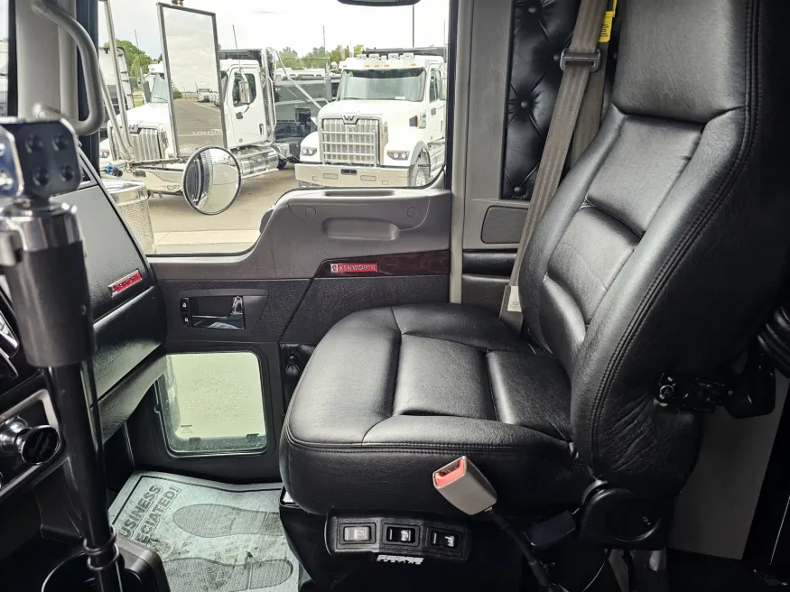 2023 Kenworth W900 | Photo 10 of 21