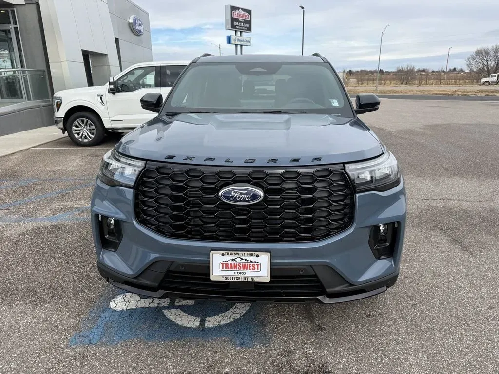 2026 Ford Explorer | Photo 2 of 29