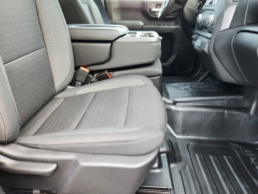 2026 GMC Sierra 2500HD Pro | Photo 18 of 28