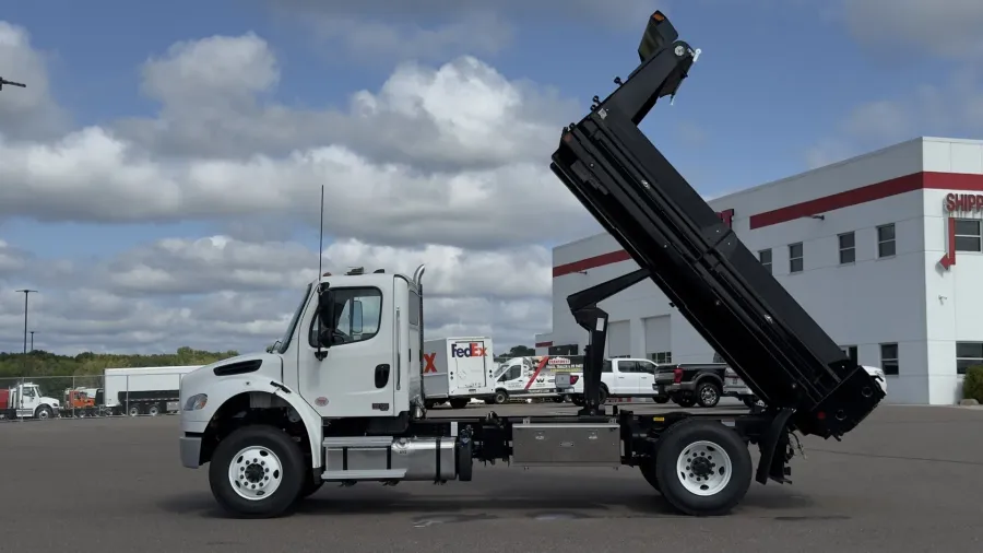 2026 Freightliner M2 106 | Photo 10 of 19