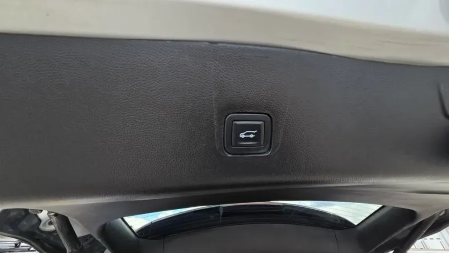 2019 Chevrolet Traverse | Photo 9 of 31