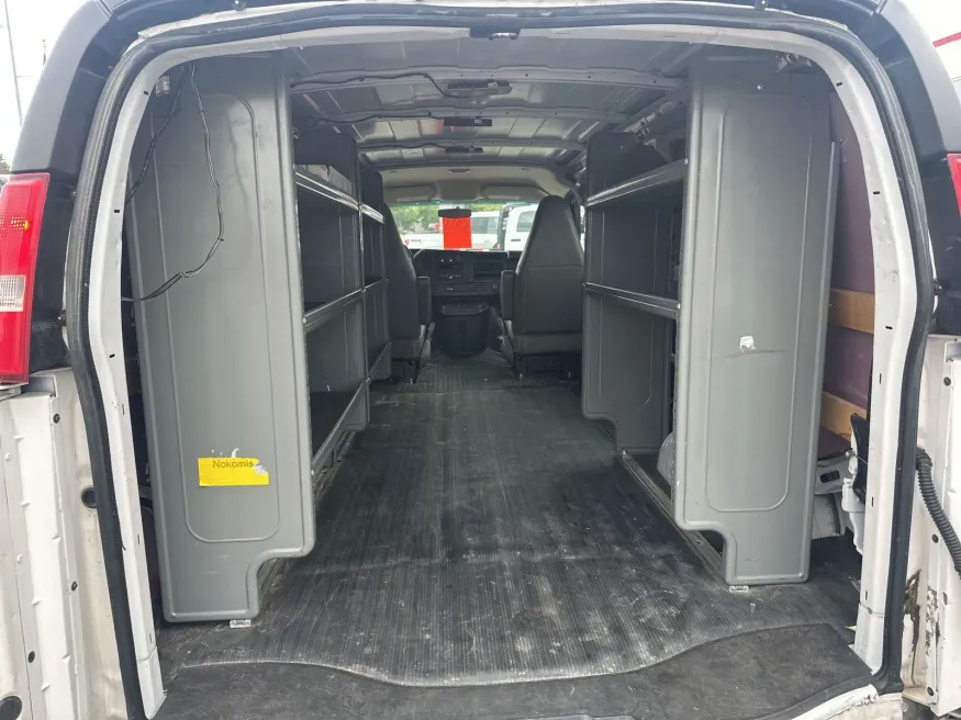 2017 GMC Savana 2500 Work Van | Photo 4 of 7