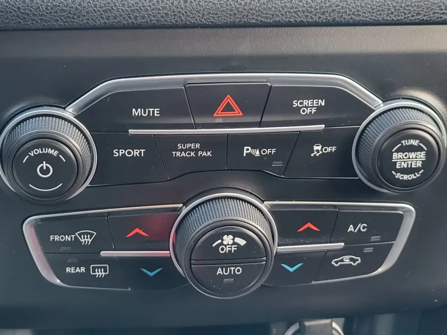 2018 Dodge Charger GT | Photo 22 of 35