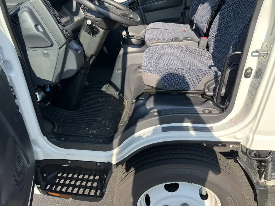 2024 Isuzu NPR | Photo 3 of 14