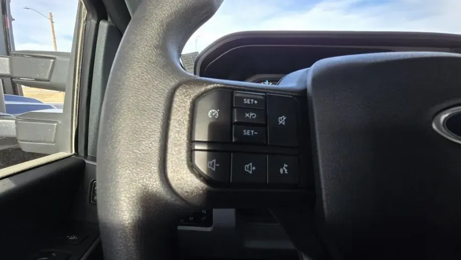 2026 Ford Super Duty F-350 | Photo 15 of 25